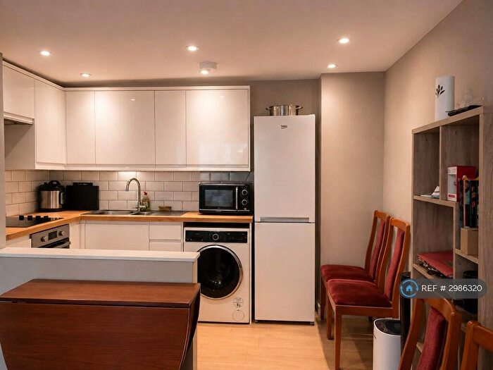 2 Bedroom Flat To Rent In Bury Street, Abingdon, OX14