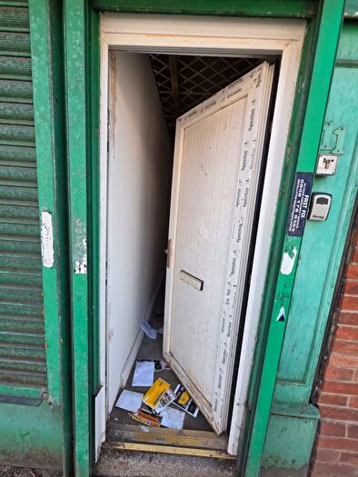 2 Bedroom Flat To Rent In Stockport Road, Stockport, SK6
