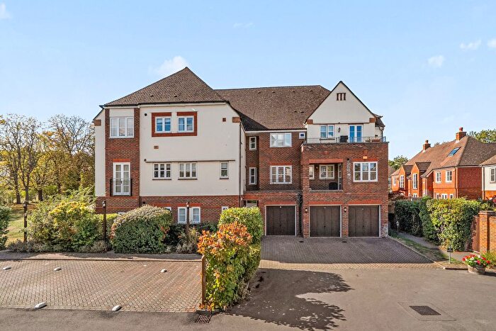 1 Bedroom Flat For Sale In Pyrford, Woking, GU22