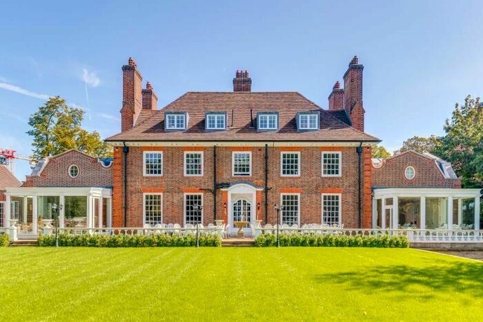 12 Bedroom Detached House To Rent In The Bishops Avenue, Hampstead Garden Suburb, London, N2