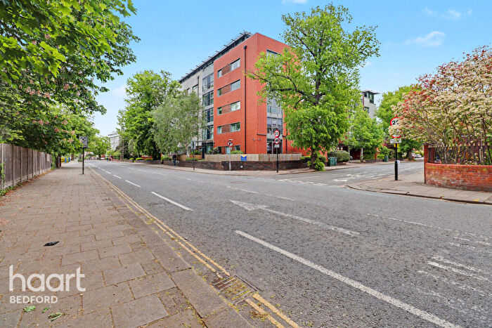 3 Bedroom Apartment To Rent In Goldington Road, Bedford, MK40