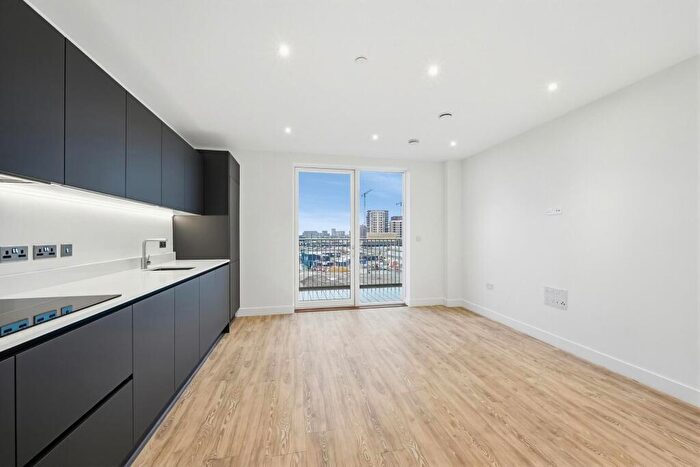 1 Bedroom Apartment To Rent In Lilium Court, Dagenham Green, RM9