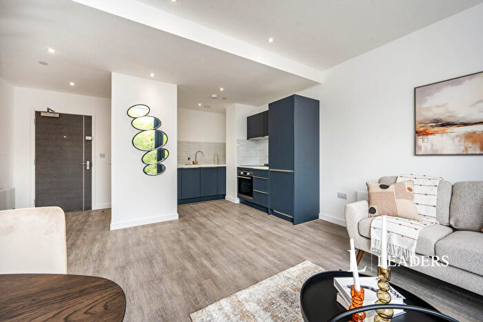 1 Bedroom Flat To Rent In Buckingham Court, Silbury Boulevard, MK9