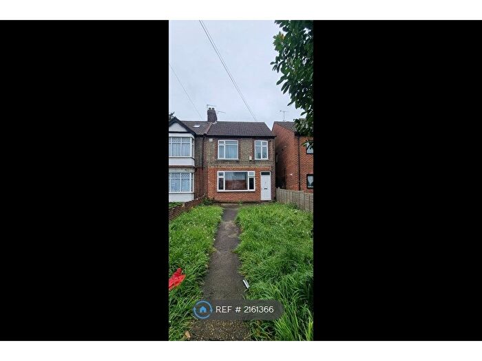 2 Bedroom Flat To Rent In Hall Lane, London, E4