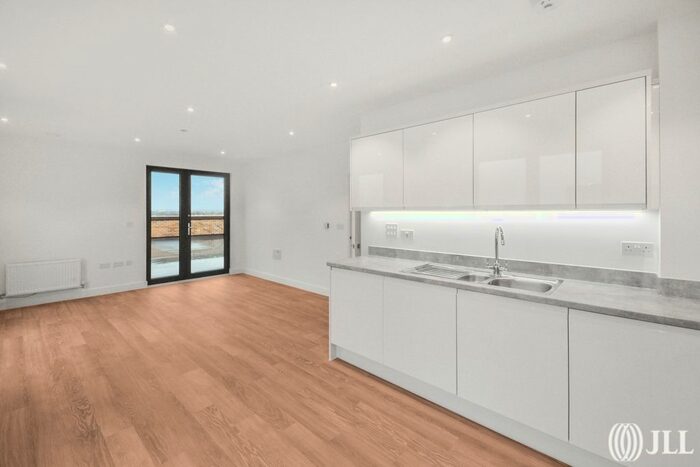 2 Bedroom Flat To Rent In Osiers Road, London, SW18