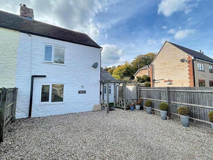 2 Bedroom End Of Terrace House For Sale In Mere, Wiltshire, BA12