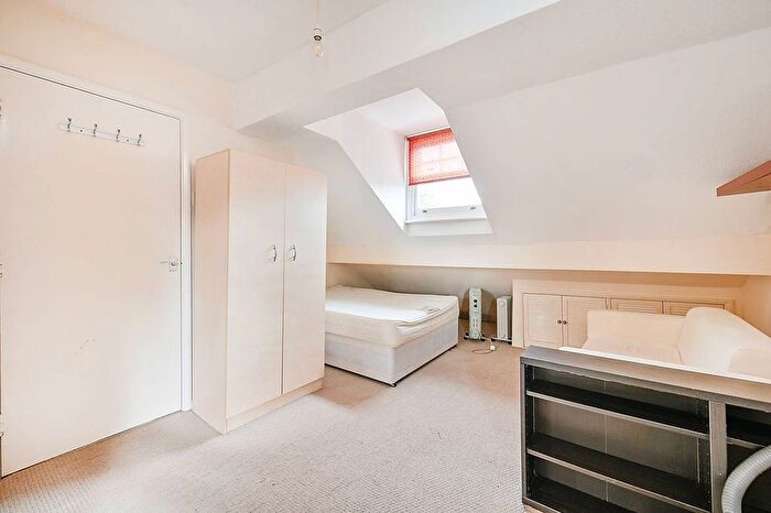 Studio For Sale In Culmington Road, Ealing Broadway, London, W13