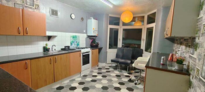 4 Bedroom Terraced House To Rent In First Avenue, London, E12