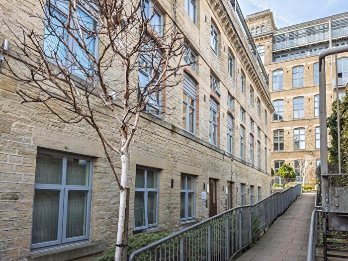 2 Bedroom Apartment For Sale In Valley Mill, Elland, HX5