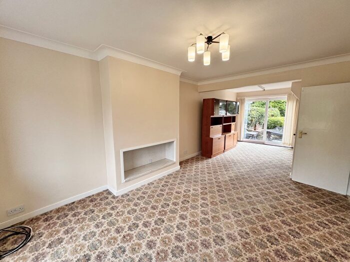 4 Bedroom Semi-Detached House To Rent In Bredbury Green, Stockport, SK6