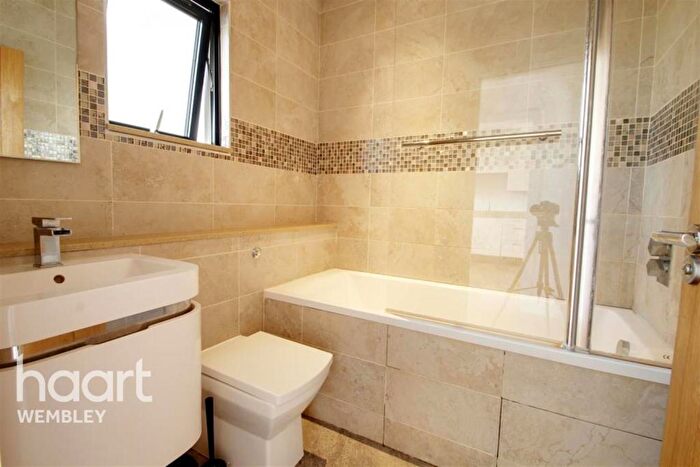 1 Bedroom Flat To Rent In Neasden Lane, NW10