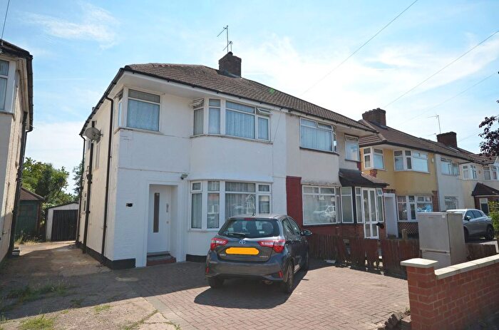 3 Bedroom Semi Detached House To Rent In Streatfield Road, Kenton, HA3