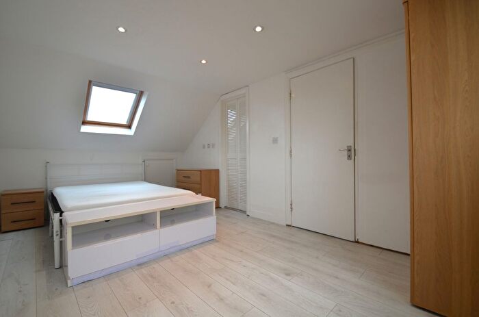 1 Bedroom Flat To Rent In Mill Farm Crescent, Hounslow, TW4