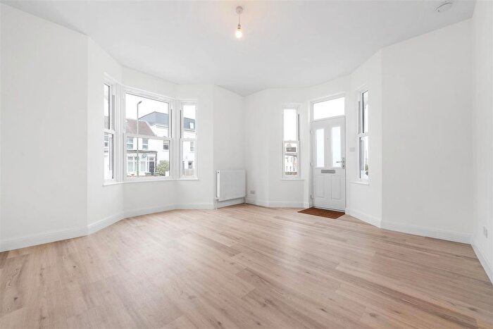 1 Bedroom Flat To Rent In Maple Road, Penge, London, SE20