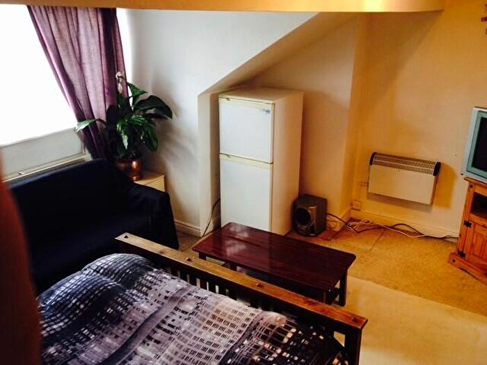 4 Bedroom Block Of Apartments For Sale In Broughton Terrace, Leeds, LS9