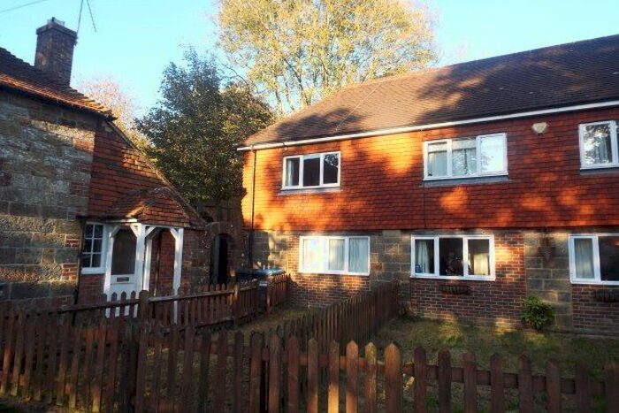2 Bedroom End Of Terrace House To Rent In Granary Cottages, East Grinstead, RH19
