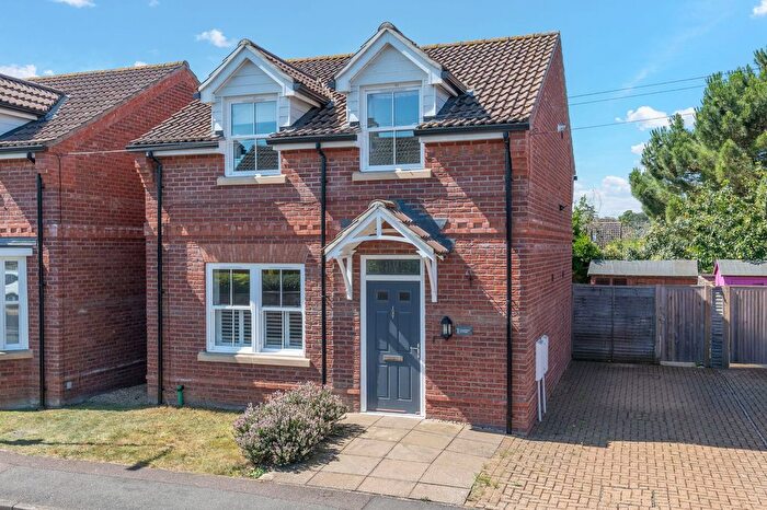 2 Bedroom Detached House For Sale In Drinkwater Close, Newmarket, CB8