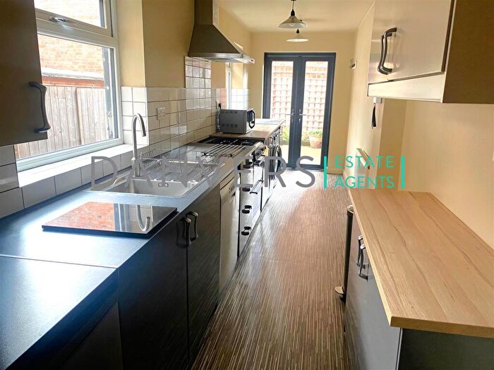 3 Bedroom Terraced House To Rent In Tyndale Street, Leicester, LE3
