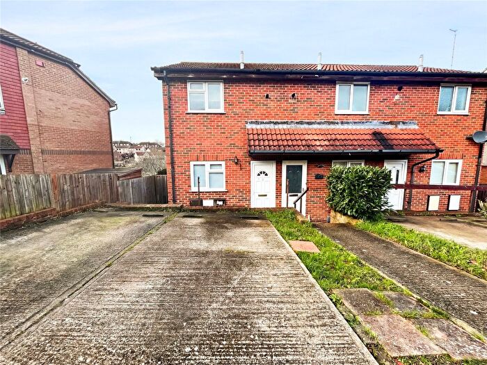 1 Bedroom Semi Detached House For Sale In Freshwater Road, Princes Park, Kent, ME5