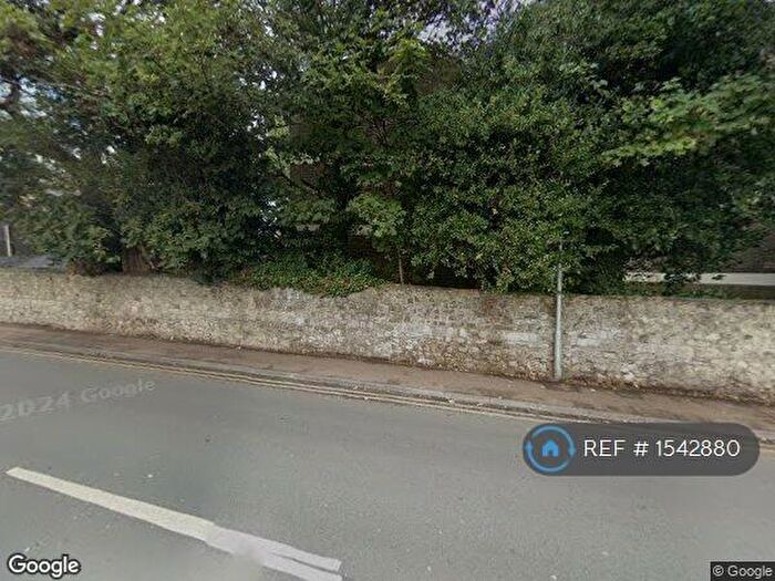 2 Bedroom Flat To Rent In Pine Lodge, Maidstone, ME16