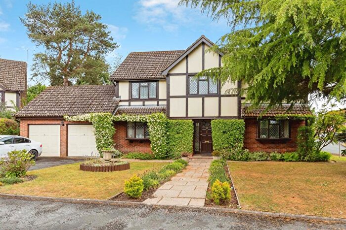 4 Bedroom Detached House For Sale In Cedar Way, Ferndown, BH22