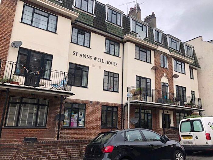 2 Bedroom Flat To Rent In St Anns Well House, Farm Road, Hove, – Available Now - £pcm, BN3