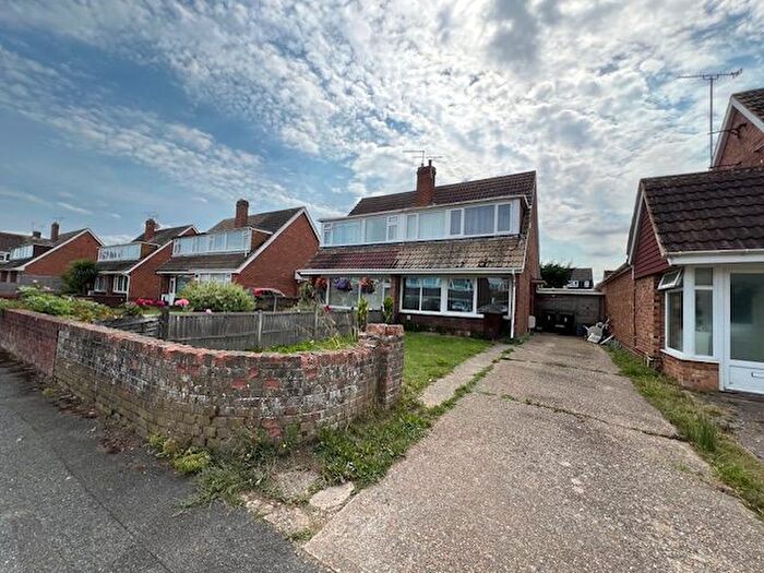 3 Bedroom Property To Rent In Weavers Way, Ashford, TN23