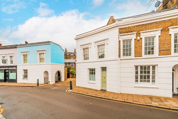 2 Bedroom Property For Sale In Thornhill Road, Barnsbury, N1