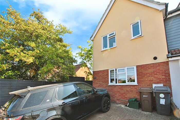3 Bedroom Detached House To Rent In Heath Drive, Chelmsford, Essex, CM2