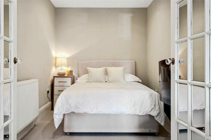 2 Bedroom Flat For Sale In Draycott Place, Chelsea, SW3