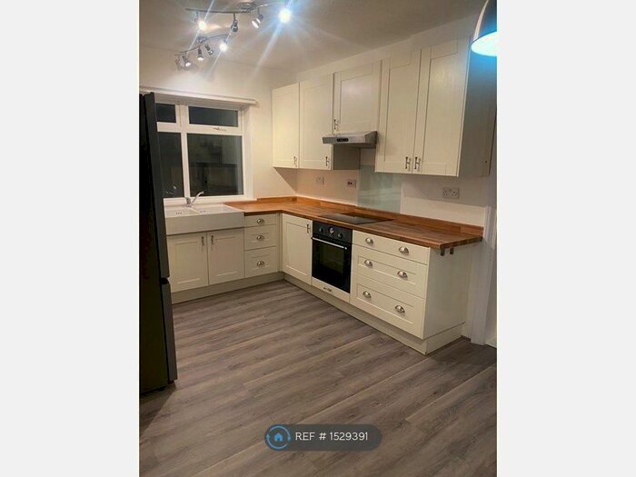 3 Bedroom Semi-Detached House To Rent In Clifton Road, Dunstable, LU6