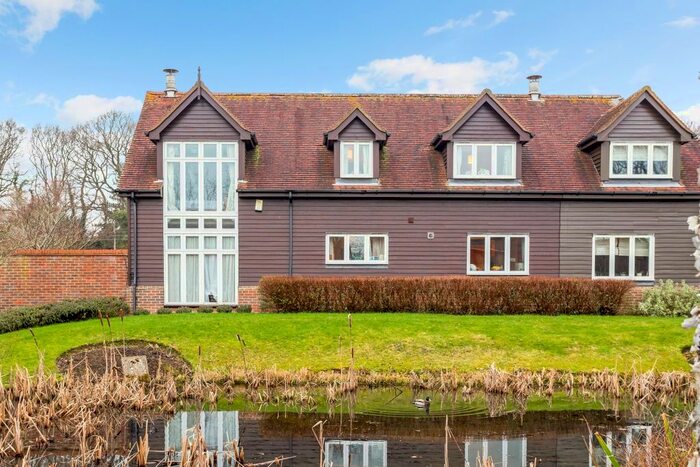 4 Bedroom Semi-Detached House To Rent In Hildenbrook Farm, Riding Lane TN11