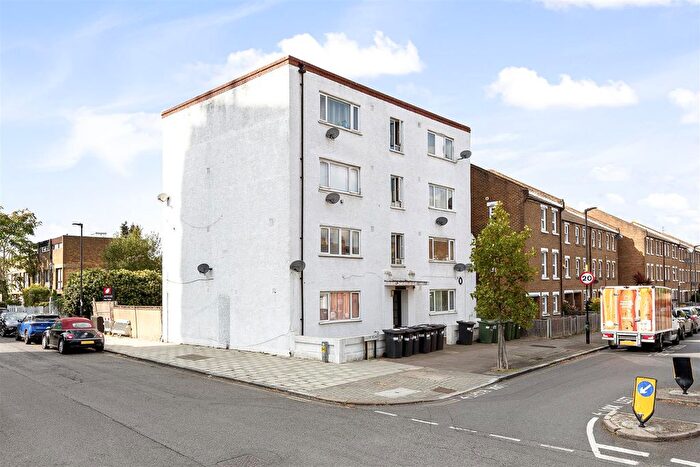 2 Bedroom Flat To Rent In Clive Road, London, SE21