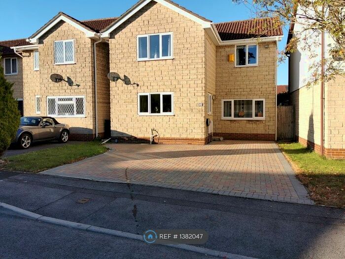 4 Bedroom Detached House To Rent In Paddock Close, Bradley Stoke, Bristol, BS32
