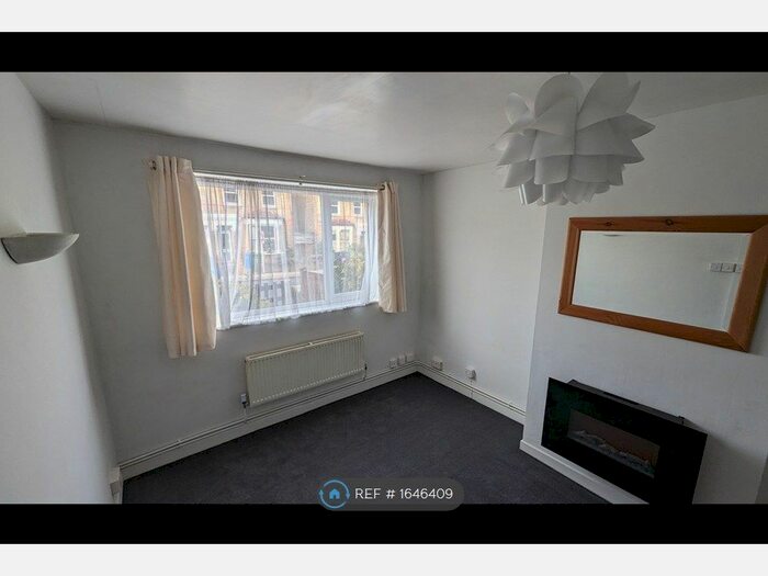 2 Bedroom Maisonette To Rent In Crystal Palace Road, London, SE22