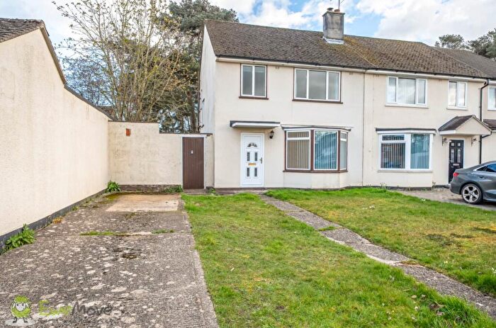 3 Bedroom Semi-Detached House For Sale In Woodlands Road, Baughurst, Tadley, Hampshire, RG26