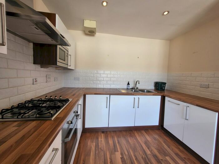 2 Bedroom Flat To Rent In Merkland Lane, Pittordrie, Aberdeen, AB24