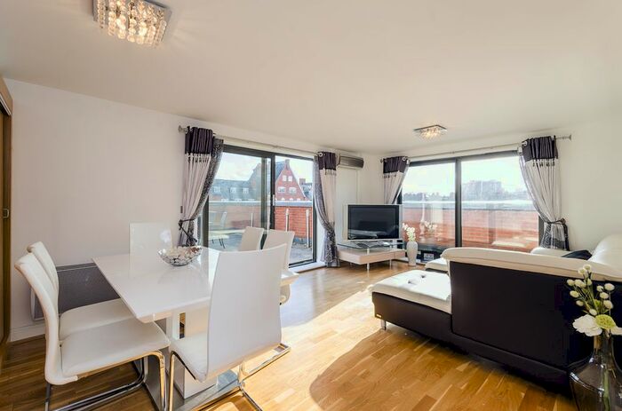 3 Bedroom Flat To Rent In Montaigne Close, London, SW1P