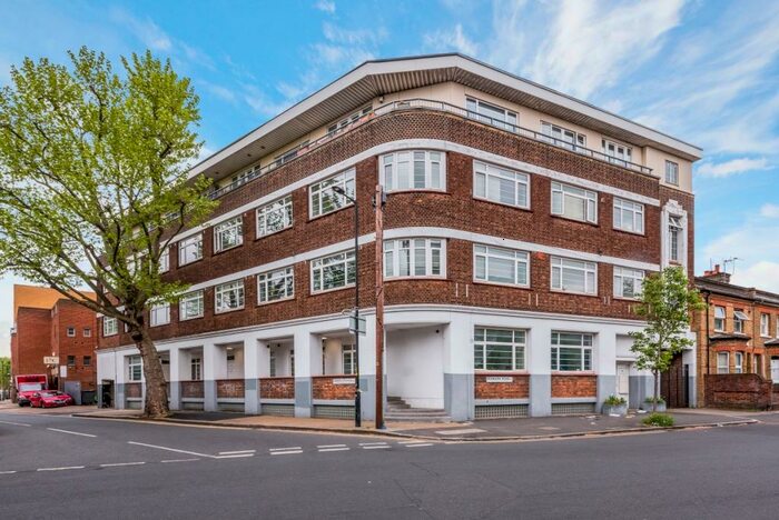 3 Bedroom Flat To Rent In Denmark Road London, SE5