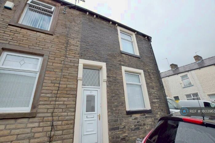 2 Bedroom End Of Terrace House To Rent In Pink Street, Burnley, BB12