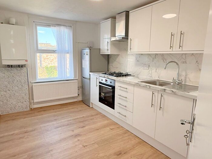 1 Bedroom Flat To Rent In Clifden Road, London, E5