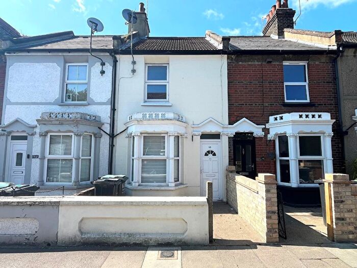 3 Bedroom Property To Rent In Dover Road, Northfleet, Gravesend, DA11