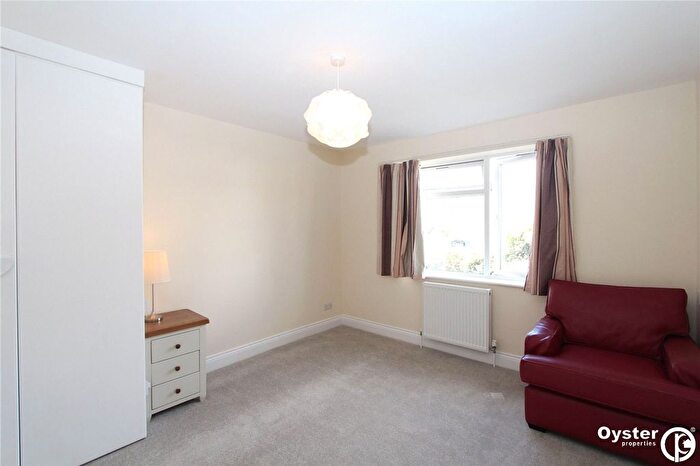 1 Bedroom Property To Rent In Oakleigh Avenue, Edgware, HA8