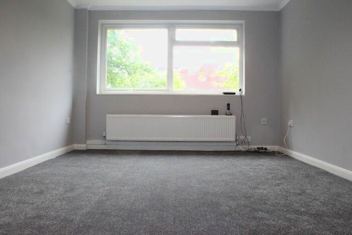 2 Bedroom Maisonette To Rent In Harrow Weald, Middlesex, HA3