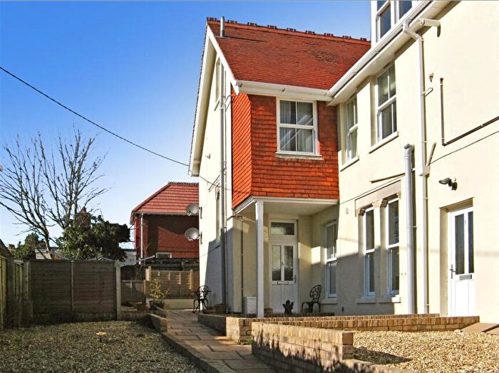 3 Bedroom Maisonette To Rent In The Broadway, Totland, PO39