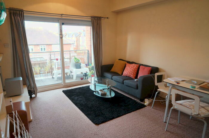 2 Bedroom Apartment To Rent In Central Road, West Didsbury, M20