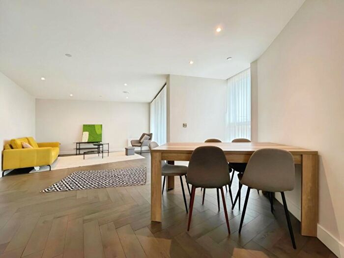 2 Bedroom Apartment To Rent In A Chester Road, Manchester, M15