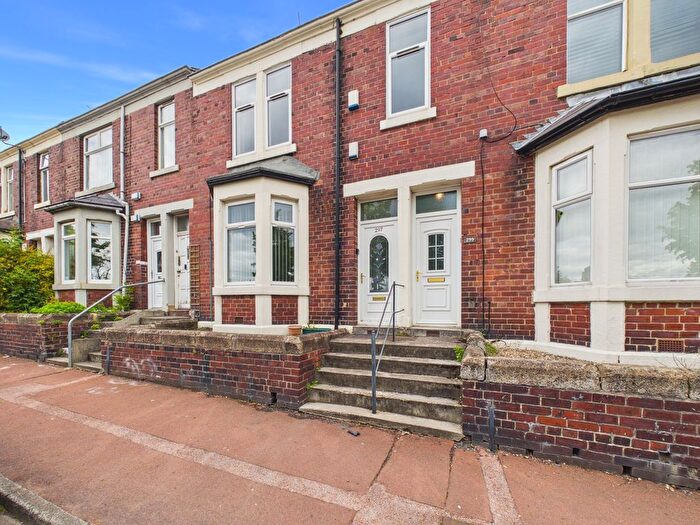 3 Bedroom Flat For Sale In Brighton Road, Gateshead, NE8