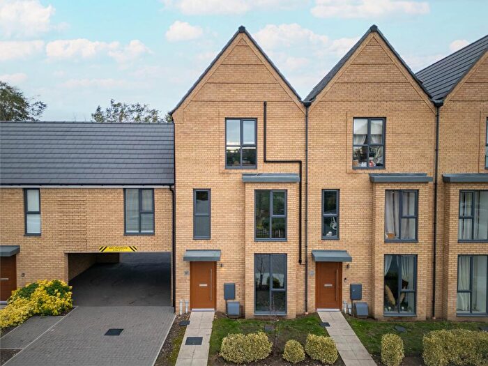 4 Bedroom Town House For Sale In Mottram Road, Northfleet, Gravesend, Kent, DA11