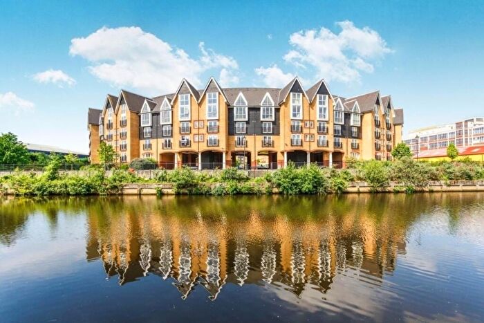 2 Bedroom Flat To Rent In St. Peters Street, Maidstone, Kent, ME16